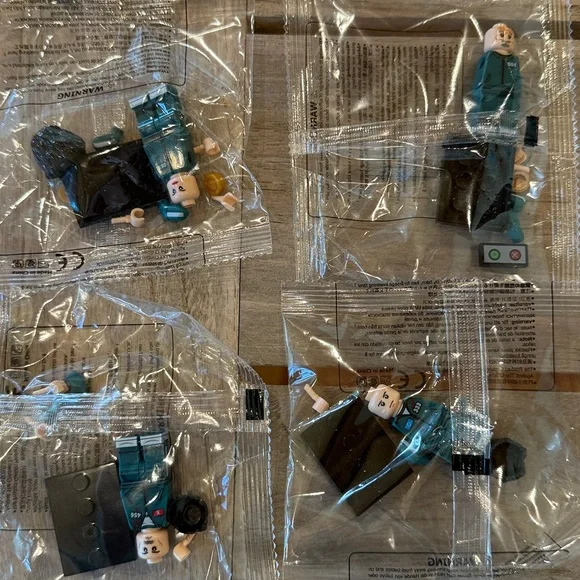 NWT NIB 17pcs Squid Game Bricks Toys - Picture 9 of 9